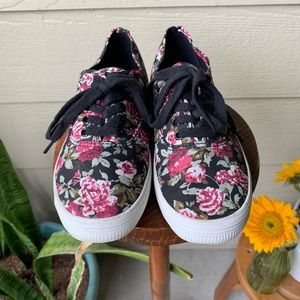 FLOWER FOOTWEAR 💐🎨